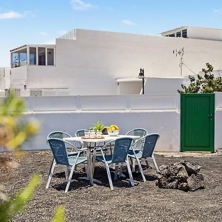 Yaiza Apartman *